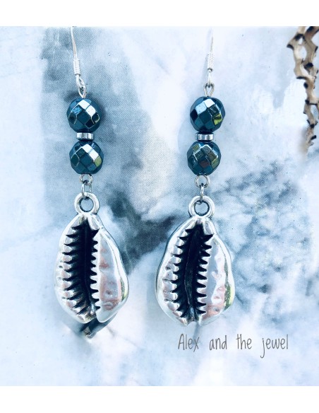 Χειροποίητο γυναικείο κόσμημα σκουλαρίκια κοχύλι με πέτρες Αιματίτη Shell