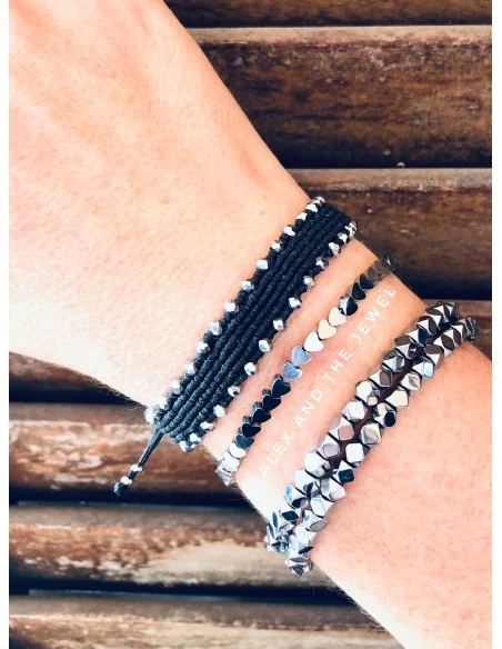 Χειροποίητο γκρι βραχιόλι μακραμέ με κρύσταλλα Sarline