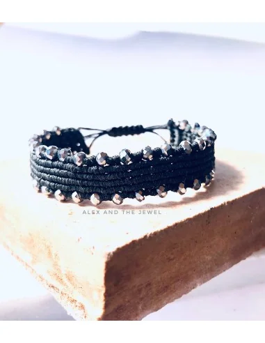 Χειροποίητο γκρι βραχιόλι μακραμέ με κρύσταλλα Sarline