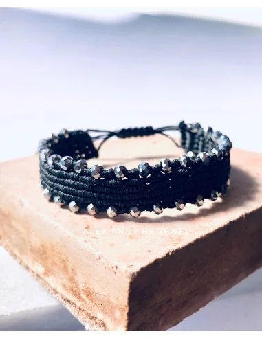 Χειροποίητο γκρι βραχιόλι μακραμέ με κρύσταλλα Sarline