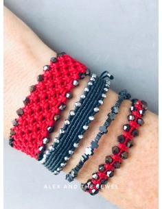 Χειροποίητο γυναικείο κόκκινο βραχιόλι μακραμέ Fire 2