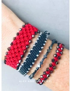 Χειροποίητο γυναικείο κόκκινο βραχιόλι μακραμέ Fire 2