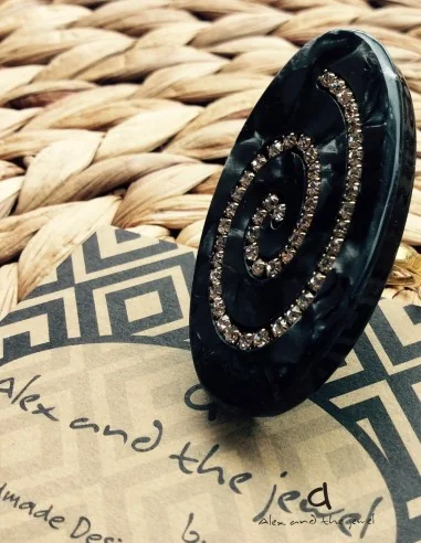 Γυναικείο δαχτυλίδι οβάλ με αυξομείωση Spira