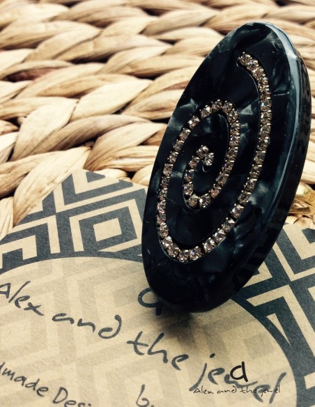 Γυναικείο δαχτυλίδι οβάλ με αυξομείωση Spira