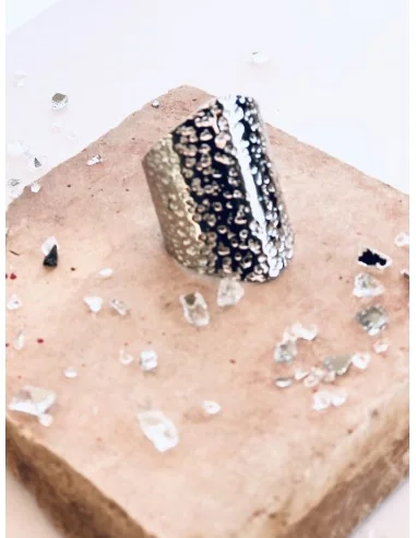 Χειροποίητο γυναικείο δαχτυλίδι από ατσάλι με αυξομείωση Camelia