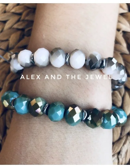 Χειροποίητο σετ με 2 βραχιόλια με τρίχρωμα πολυεδρικά κρύσταλλα σε λευκό, γκρι και βεραμάν με ασημί ροδέλες Αιματίτη Crystal set