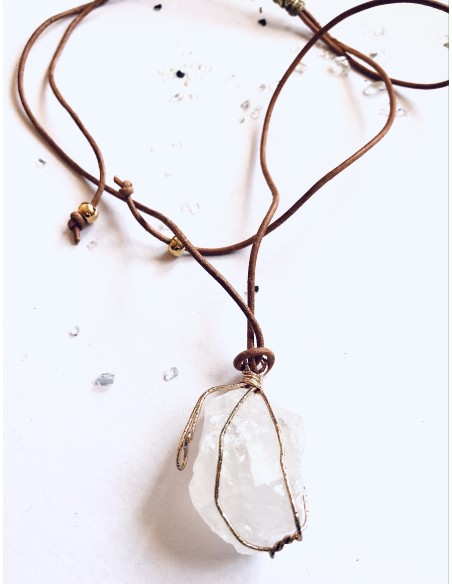 Χειροποίητο γυναικείο κολιέ με πέτρα Αχάτη σε λευκό ή γκρι σε δερμάτινο κορδόνι Domna