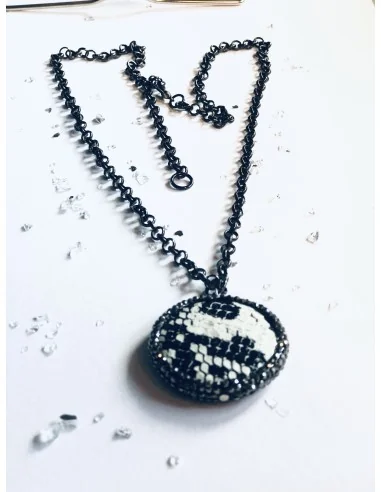 Χειροποίητο γυναικείο κολιέ με κεντρικό...