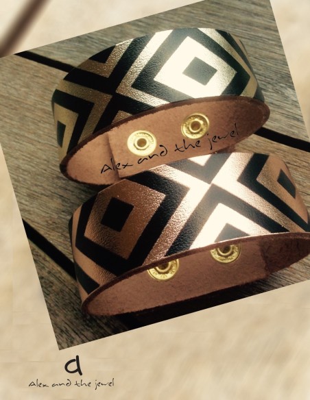 Χειροποίητο κόσμημα δερμάτινο βραχιόλι με γεωμετρικά σχέδια σε μαύρο με ροζ χρυσό ή χρυσό και ρυθμιζόμενο κούμπωμα Aztec