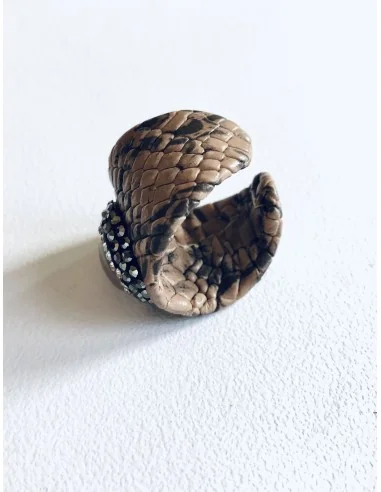 Γυναικείο δαχτυλίδι από τεχνόδερμα και οβάλ πέτρα Ellis