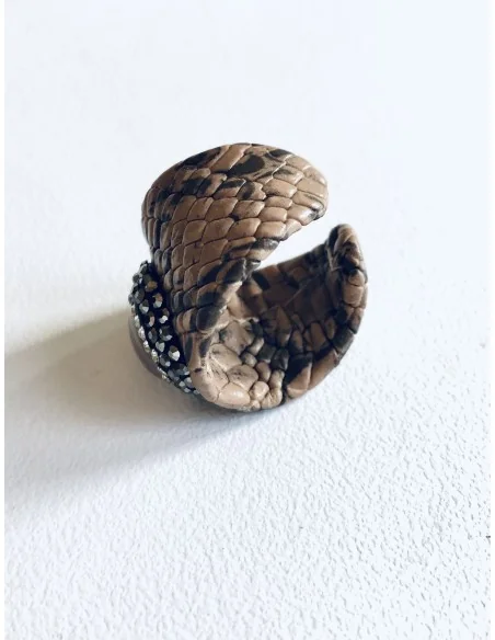 Γυναικείο δαχτυλίδι από τεχνόδερμα και οβάλ πέτρα Ellis