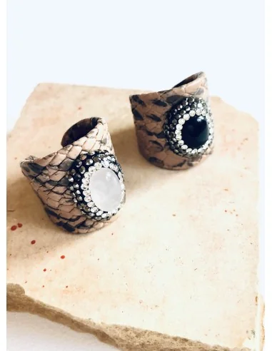 Γυναικείο δαχτυλίδι από τεχνόδερμα και οβάλ πέτρα Ellis