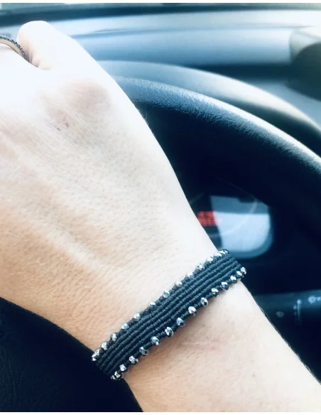 Χειροποίητο γκρι βραχιόλι μακραμέ με κρύσταλλα Sarline