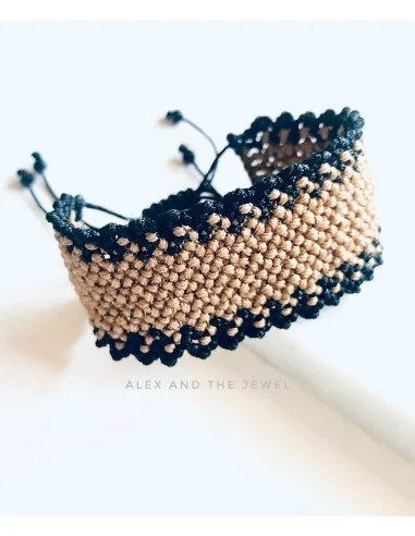 Χειροποίητο βραχιόλι με πλέξη μακραμέ σε μαύρο και μπεζ Hannah