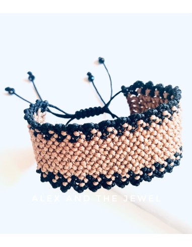 Χειροποίητο βραχιόλι με πλέξη μακραμέ σε μαύρο και μπεζ  Hannah