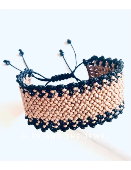 Χειροποίητο βραχιόλι με πλέξη μακραμέ σε μαύρο και μπεζ Hannah