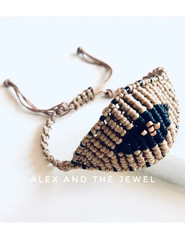 Χειροποίητο βραχιόλι μάτι σε μπεζ και μαύρο σε πλέξη μακραμέ Eyes