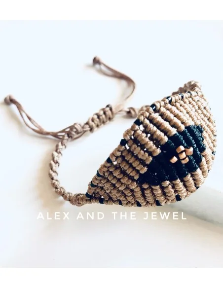 Χειροποίητο βραχιόλι μάτι σε μπεζ και μαύρο σε πλέξη μακραμέ Eyes