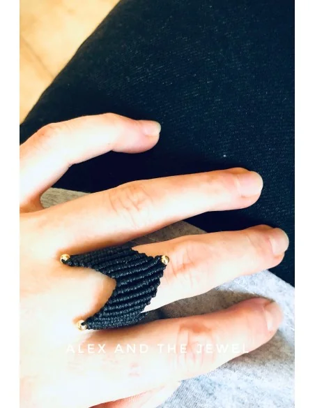 Χειροποίητο γυναικείο δαχτυλίδι μακραμέ Frini