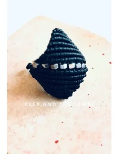 Χειροποίητο γυναικείο μακραμέ μαύρο δαχτυλίδι με ασημί...