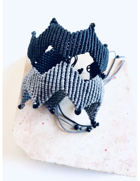 Χειροποίητο γυναικείο διπλό κόσμημα βραχιόλι macrame σε γκρι και μαύρο  Together