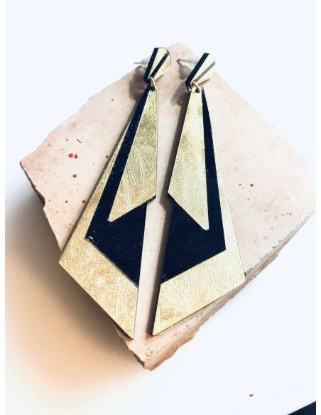 Κόσμημα σκουλαρίκια σε γεωμετρικές rock γραμμές με χρυσές και μαύρες λεπτομέρειες Rock Κόσμημα σκουλαρίκια σε γεωμετρικές rock γραμμές με χρυσές και μαύρες λεπτομέρειες Rock