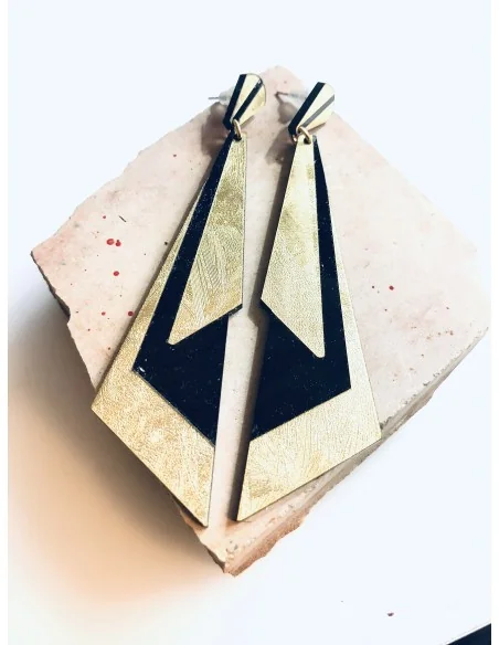 Κόσμημα σκουλαρίκια σε γεωμετρικές rock γραμμές με χρυσές και μαύρες λεπτομέρειες Rock