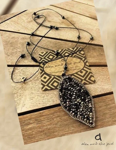 Χειροποίητο κόσμημα κολιέ φύλλο με στρας και πέτρες Αιματίτη