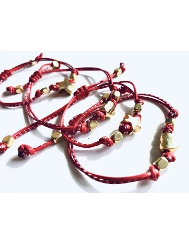 Χειροποίητο βραχιόλι μαρτάκι με καρδιά ή αστέρι επίχρυσο και κυβάκια σε κορδόνι σε λευκό κόκκινο My March