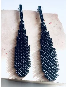 Κόσμημα γυναικεία σκουλαρίκια στρας σε μαύρο ή ασημί γεωμετρικό σχήμα Maira