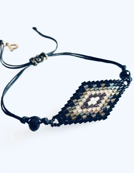 Χειροποίητο βραχιόλι με στοιχείο ρόμβο από χάντρες miyuki σε 3 αποχρώσεις σε μαύρο νήμα με πέτρες αιματίτη στο τελείωμα Kongo