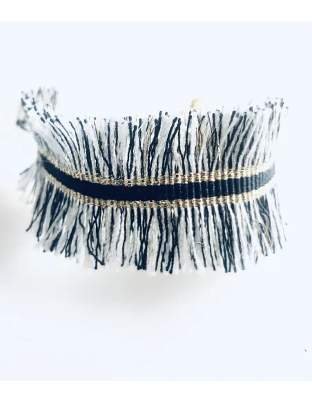 Χειροποίητο γυναικείο κόσμημα βραχιόλι από τρέσα με κρόσσια σε γκρι, μαύρο και χρυσό Kenya Χειροποίητο γυναικείο κόσμημα βραχιόλι από τρέσα με κρόσσια σε γκρι, μαύρο και χρυσό Kenya