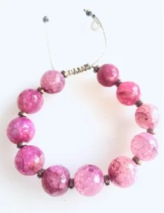 Χειροποίητο βραχιόλι με ημιπολύτιμες πέτρες Αχάτη σε ροζ αποχρώσεις με νερά και πέτρες αιματίτη σε χρυσό χρώμα Rosalia 2