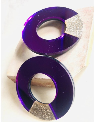 Χειροποίητα γυναικεία σκουλαρίκια από plexiglass σε μωβ και χρυσό Monaco Χειροποίητα γυναικεία σκουλαρίκια από plexiglass σε μωβ και χρυσό Monaco