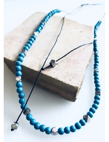 Χειροποίητο γυναικείο κολιέ με πέτρες Αχάτη σε γαλάζιο και πέτρες Αιματίτη ενδιάμεσα Kalla
