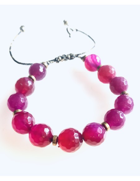 Χειροποίητο βραχιόλι μακραμέ με ημιπολύτιμες πέτρες Αχάτη σε βαθύ φούξια και αιματίτη με αυξομείωση