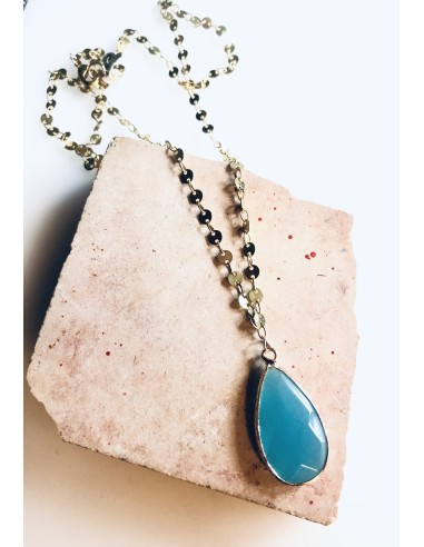 Χειροποίητο γυναικείο κολιέ με κρύσταλλο τιρκουάζ σε περίτεχνη επίχρυση αλυσίδα από ατσάλι Clouds