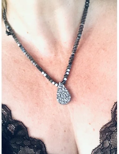 Χειροποίητο γυναικείο κολιέ με πέτρες αιματίτη Mona
