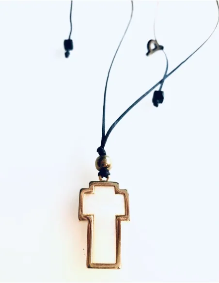 Χειροποίητο κόσμημα κολιέ με κρεμαστό σταυρό σε λευκό Dieu