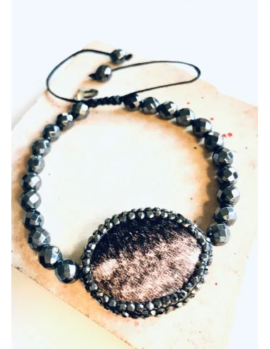 Χειροποίητο βραχιόλι με ημιπολύτιμες πέτρες Aιματίτη και στοιχείο με ponyskin σε καφέ μπεζ με πέτρες μαρκασίτη Theodora