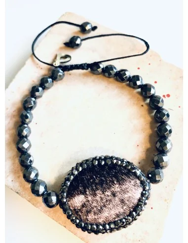 Χειροποίητο βραχιόλι με ημιπολύτιμες πέτρες Aιματίτη και στοιχείο με ponyskin σε καφέ μπεζ με πέτρες μαρκασίτη Theodora