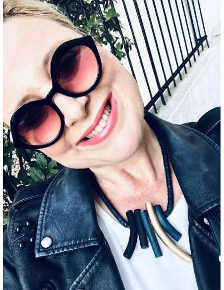 Χειροποίητο γυναικείο ξύλινο κολιέ σε μαύρο, χρυσό και λαδί The Chief