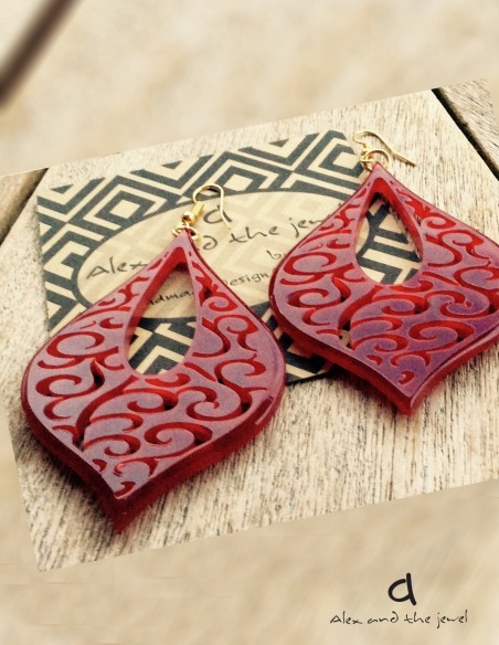 Κόσμημα σκουλαρίκια σε μαύρο ή κόκκινο σε σχήμα σταγόνας με γάντζους από ασήμι 925 επιχρυσωμένο Palace