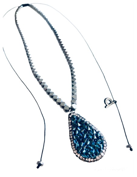 Χειροποίητο γυναικείο κολιέ με κεντρικό στοιχείο από Αιματίτη σε μπλε και ημιπολύτιμες πέτρες Αιματίτη στο κορδόνι Serifos
