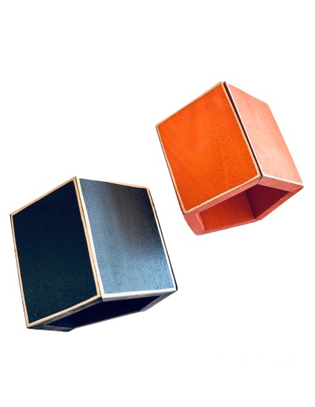 Χειροποίητο γυναικείο βραχιόλι από ξύλο σε μαύρο ή πορτοκαλί με χρυσές λεπτομέρειες ζωγραφισμένες στο χέρι Pentagon