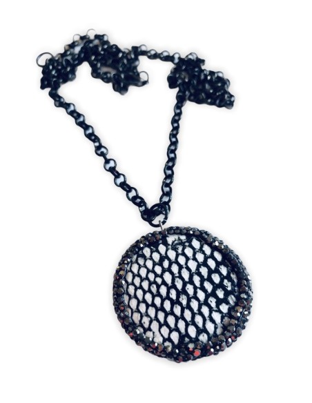 Χειροποίητο γυναικείο κολιέ με κεντρικό στοιχείο με τεχνόδερμα σε animal print και πέτρες Μαρκασίτη σε μαύρη αλυσίδα  Budapest