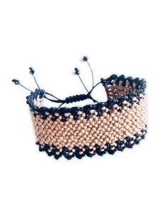 Χειροποίητο βραχιόλι με πλέξη μακραμέ σε μαύρο και μπεζ Hannah