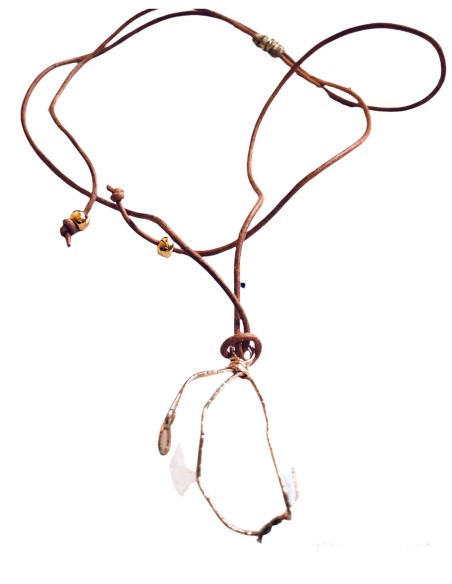 Χειροποίητο γυναικείο κολιέ με πέτρα Αχάτη σε λευκό ή γκρι σε δερμάτινο κορδόνι Domna