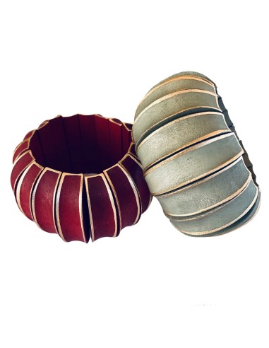 Χειροποίητο βραχιόλι από ξύλο σε αποχρώσεις του κόκκινου και του πράσινου με χρυσές λεπτομέρειες ζωγραφισμένες στο χέρι Augusta Χειροποίητο βραχιόλι από ξύλο σε αποχρώσεις του κόκκινου και του πράσινου με χρυσές λεπτομέρειες ζωγραφισμένες στο χέρι Augusta