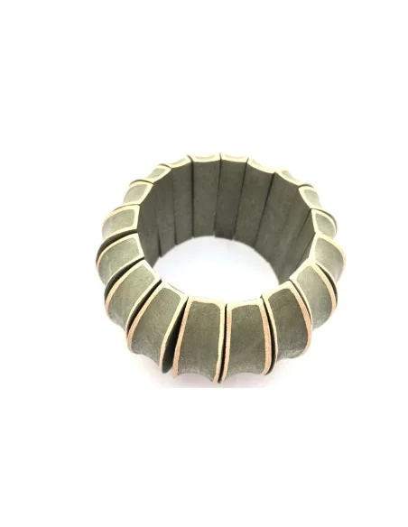 Χειροποίητο βραχιόλι από ξύλο σε αποχρώσεις του κόκκινου και του πράσινου με χρυσές λεπτομέρειες ζωγραφισμένες στο χέρι Augusta